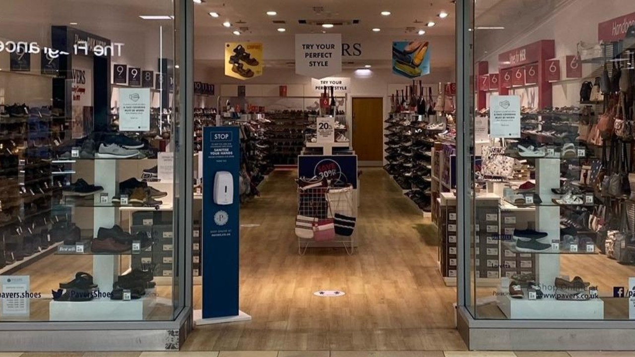 160 mağazalı ayakkabı zincirinden kapanış kararı: Her şey yüzde 50 indirimli haber görseli