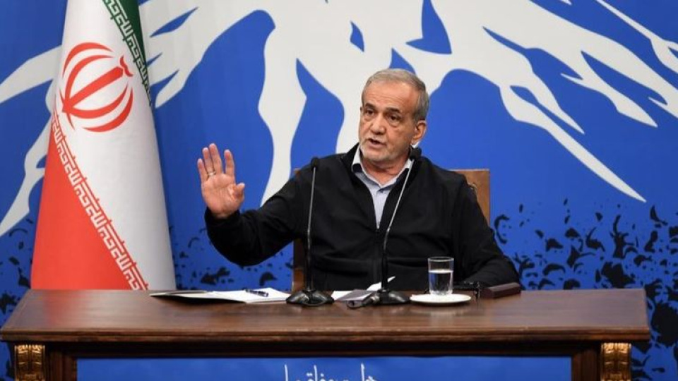 Pezeşkiyan: İran-ABD görüşmeleri ileriye doğru atılmış bir adımdır haber görseli