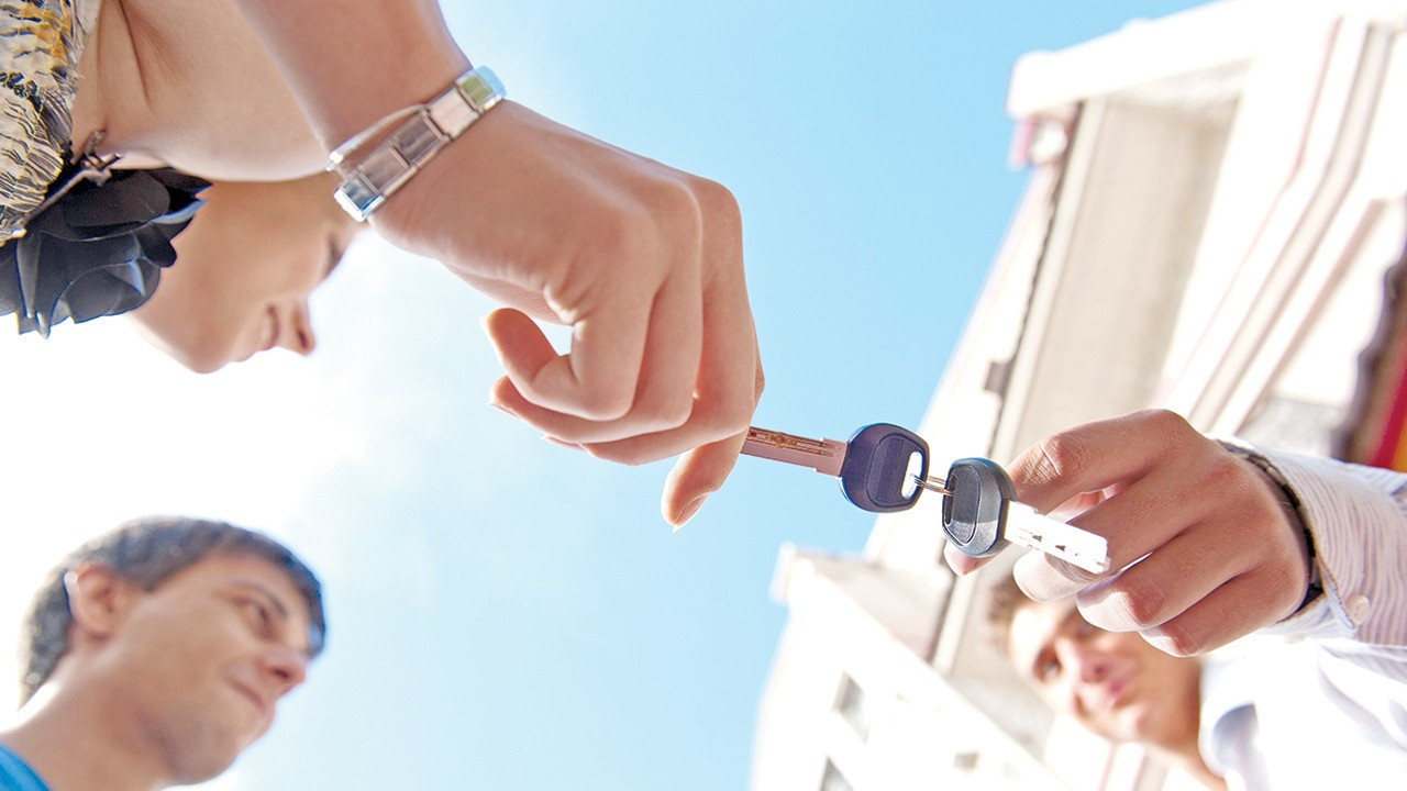 Faiz düşüyor, tüketici ‘temkinli’ yaklaşıyor haber görseli