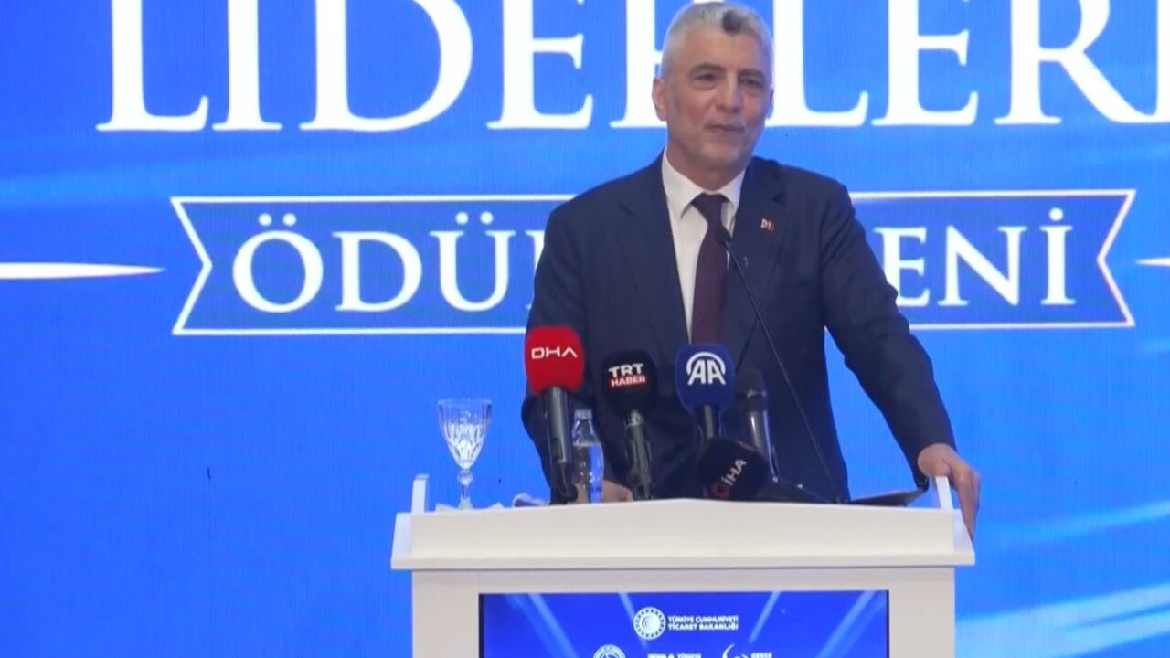 Bakan Bolat'tan cari açık yorumu: "Altın ithalatından kaynaklanıyor" haber görseli