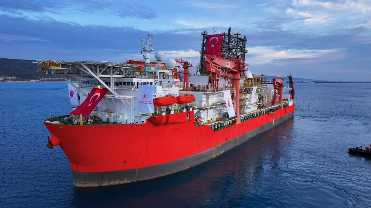 Bakan Bayraktar açıkladı: Çağrı Bey sondaj gemisi yarın Somali'ye doğru yola çıkacak haber görseli