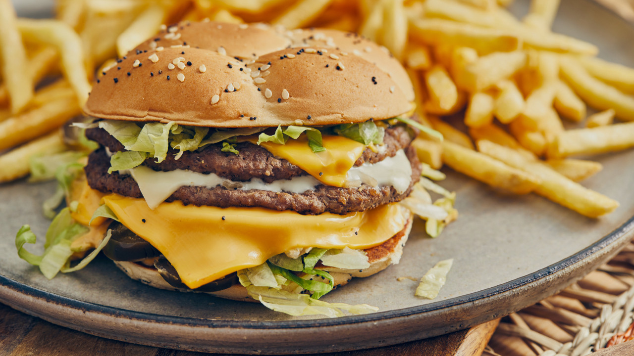 Dünyanın en büyük fast food zincirlerindendi: Satışlar sert düştü, yüzlerce şubesi kapanıyor haber görseli