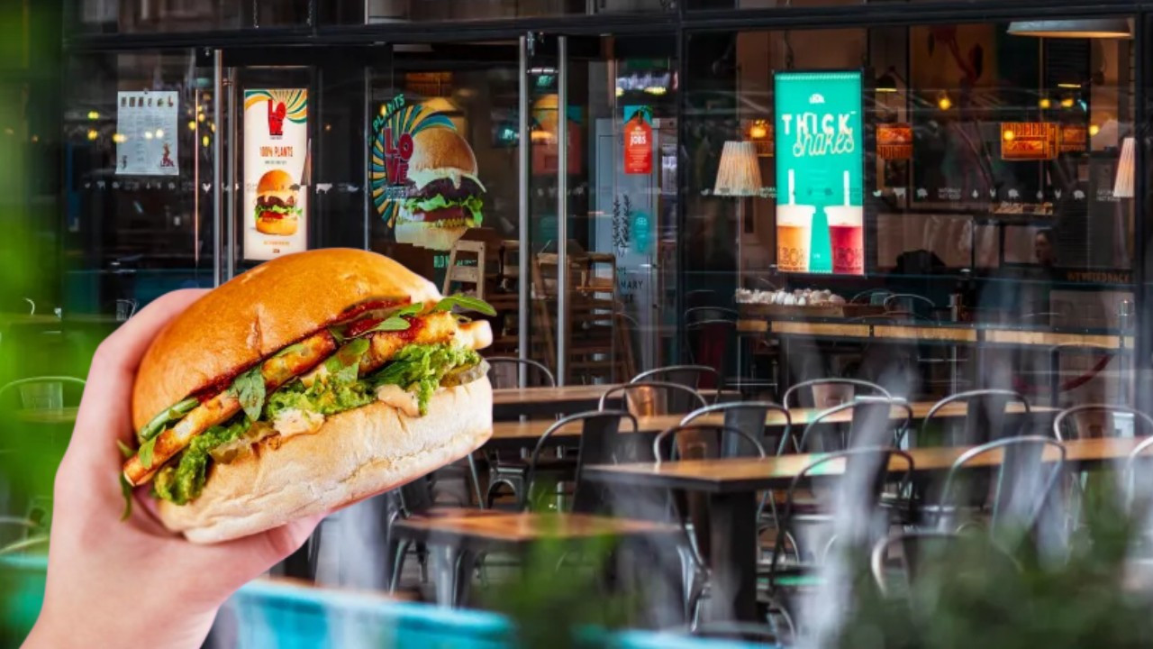 Ünlü fast food zinciri çöktü: 22 şube kapandı, yüzlerce çalışan işsiz kaldı! haber görseli