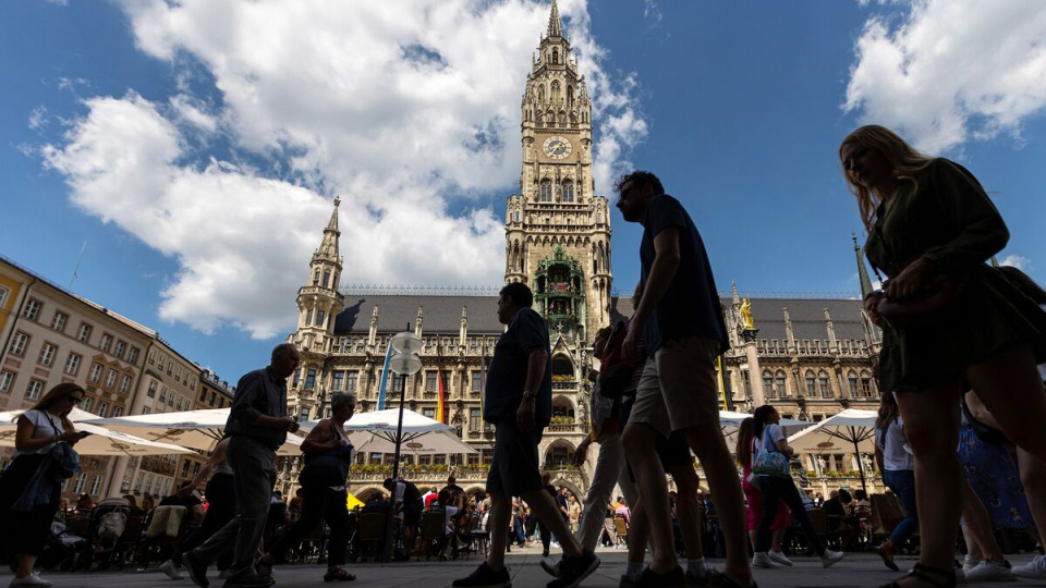 Almanya nüfusunun 2050'ye kadar yüzde 5 azalması bekleniyor haber görseli