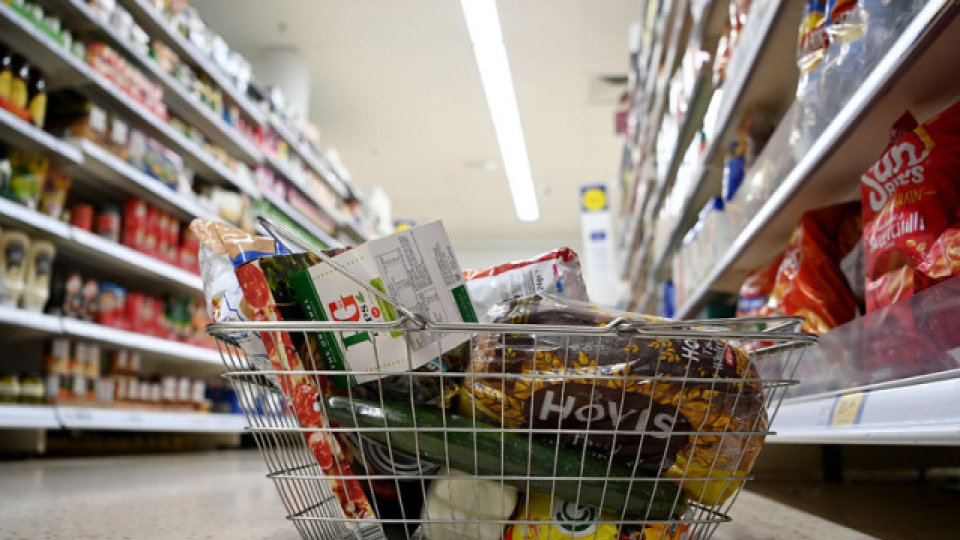 İngiltere'de enflasyon 10 ayın en düşük seviyesine geriledi haber görseli