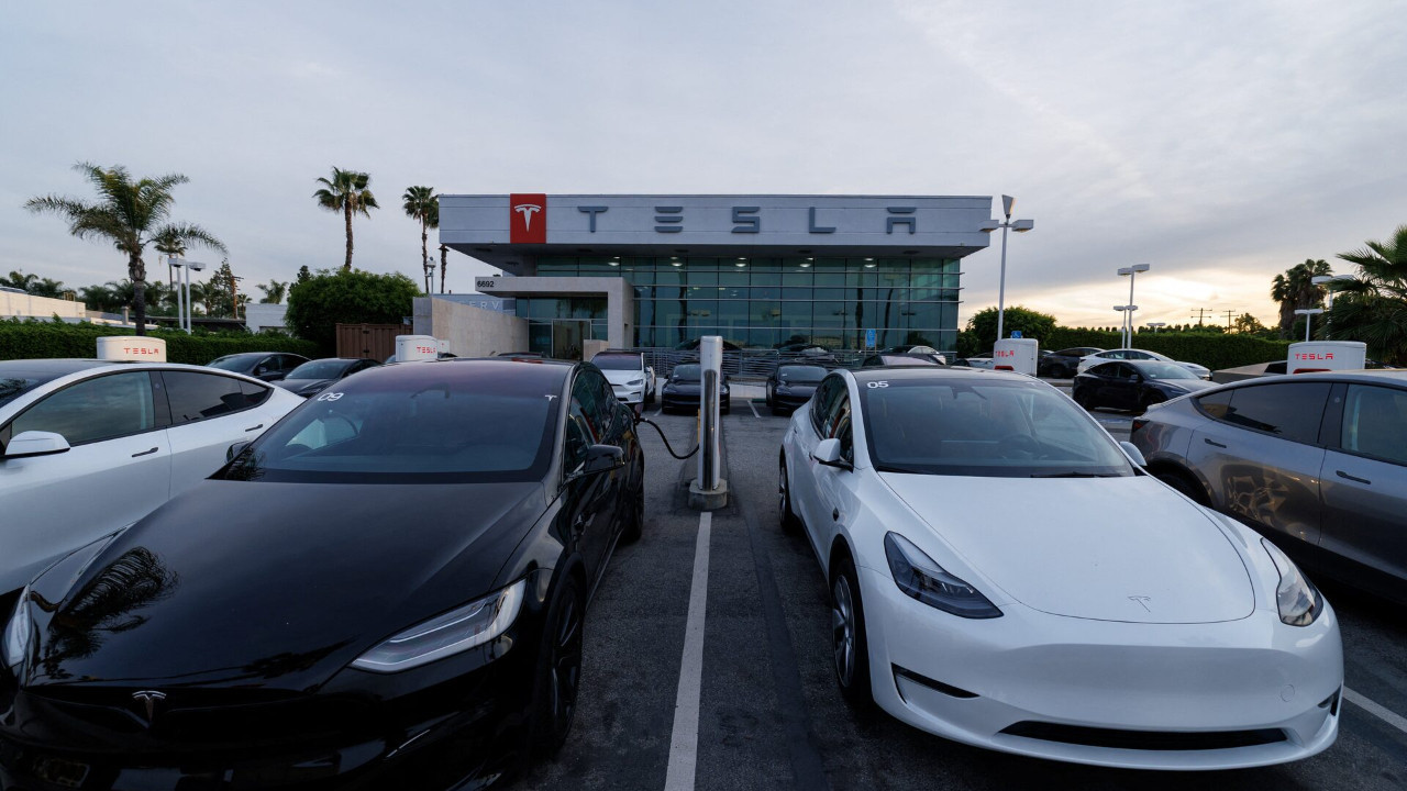 Tesla Almanya’da davalık oldu haber görseli