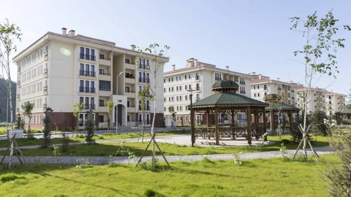 BURSA TOKİ KURA ÇEKİMİ CANLI İZLE: TOKİ Bursa kura sonuçları ne zaman, saat kaçta açıklanacak? haber görseli