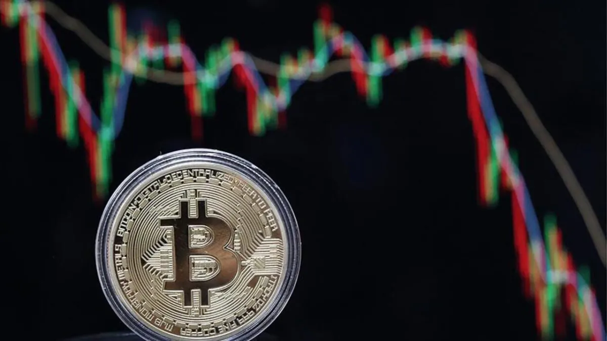 Bitcoin'de 200 bin dolar hayali bitti mi? Zirvesinden yüzde 40'ın üzerinde geriledi haber görseli