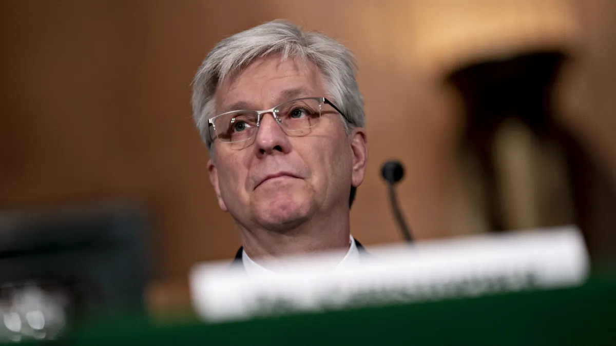 Fed yetkilisi Waller: "Mart ayı için faiz kararım işgücü piyasasına bağlı" haber görseli