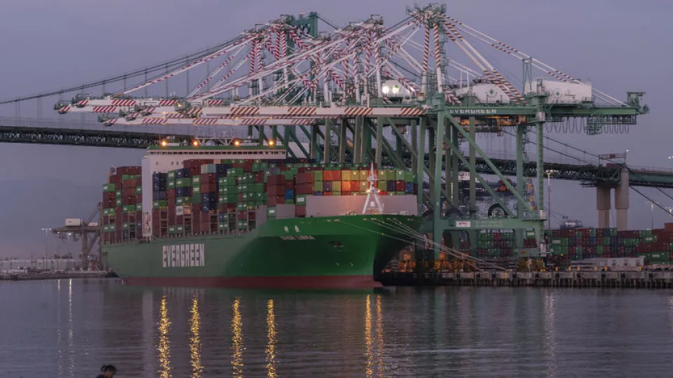 Çin, ABD tarifelerinin etrafından dolanıyor: Açıkta rekor seviye haber görseli