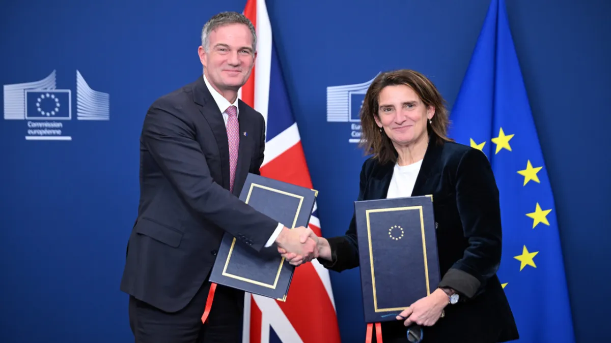 AB ve İngiltere'den rekabet konularında işbirliği: Anlaşma imzalandı haber görseli