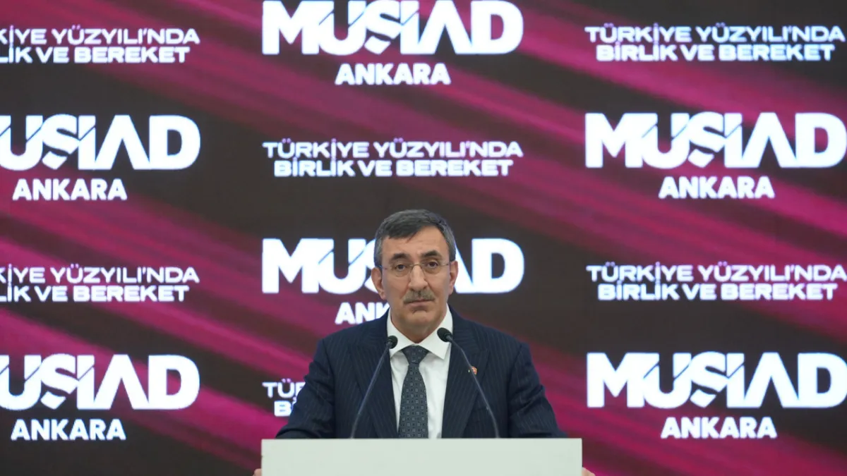 Cumhurbaşkanı Yardımcısı Cevdet Yılmaz: "2026 daha olumlu bir yıl olacak" haber görseli