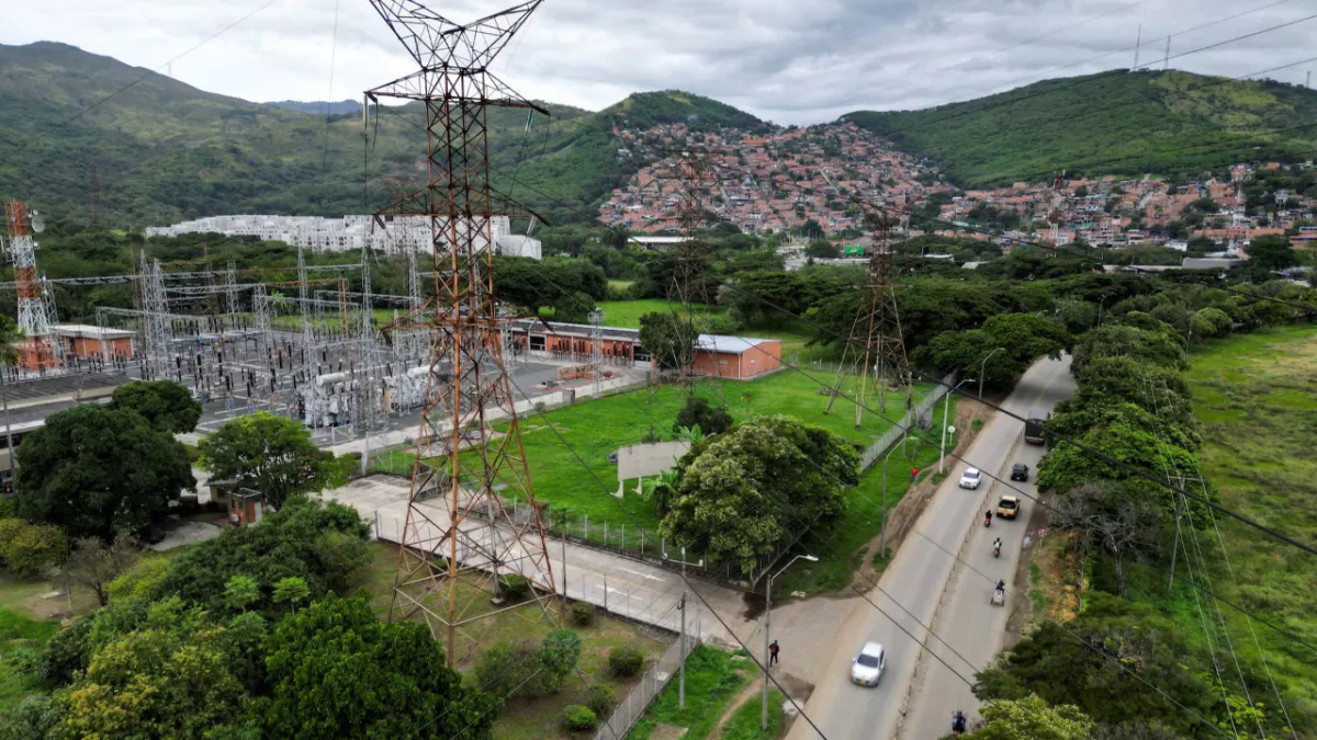 İki komşu arasında vergi savaşı büyüyor: Ekvador, Kolombiya'ya yönelik tarifeleri yüzde 50’ye çıkardı haber görseli