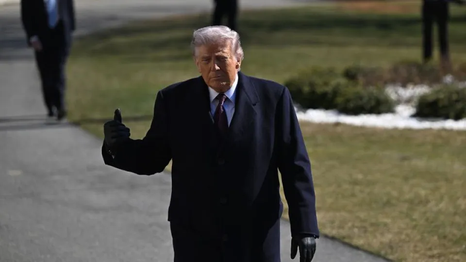 Trump: İran ile görüşmelerden memnun değilim haber görseli