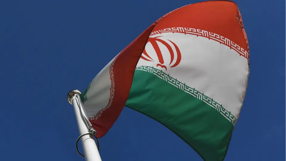 İngiltere'nin Tahran Büyükelçiliği geçici olarak kapatıldı haber görseli