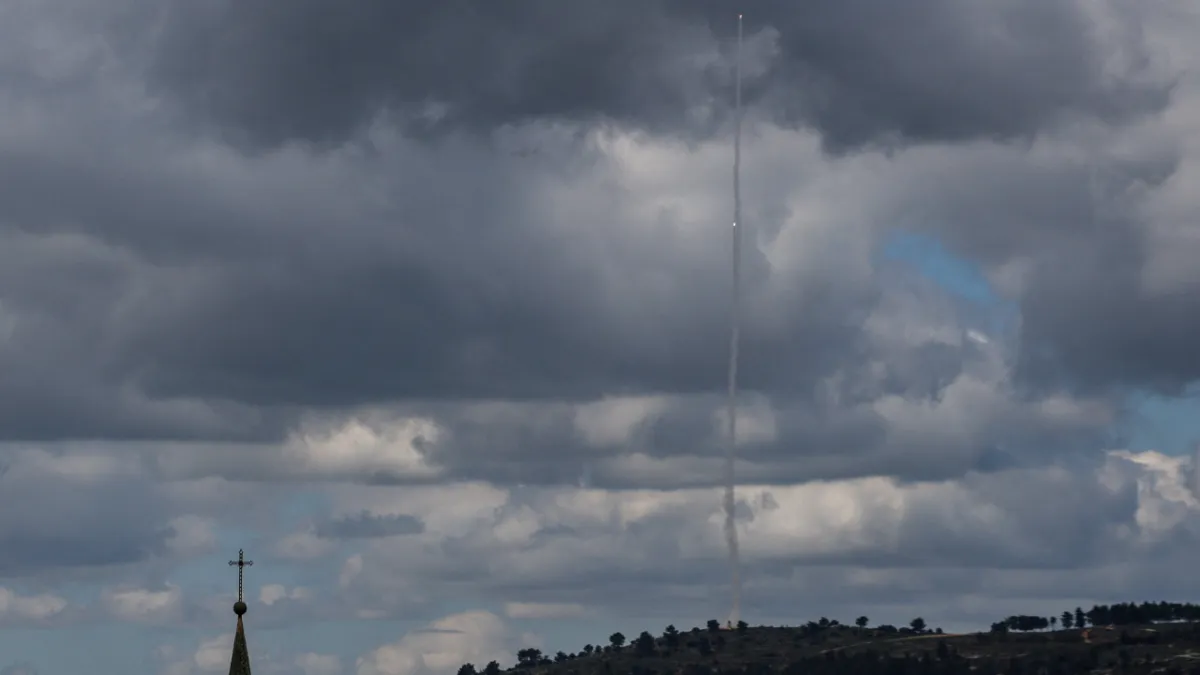 Ortadoğu’da hava trafiği felç: ABD-İran savaşı sonrası uçuşlar durdu haber görseli