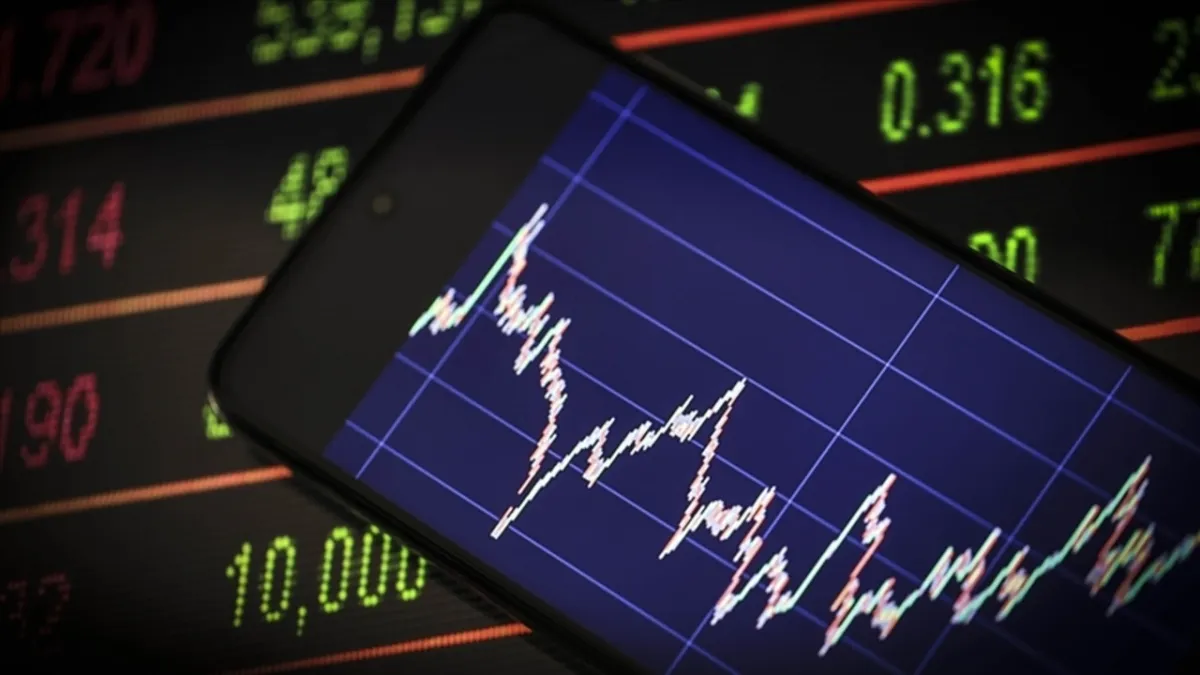 94 piyasa uzmanının katıldığı ankete göre şubatta hisse ağırlığı azaldı