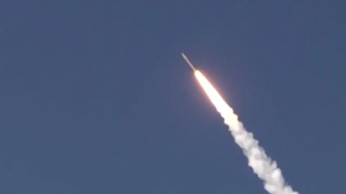 İran’dan ABD ve İsrail hedeflerine yeni saldırı dalgası: 40’tan fazla füze fırlatıldı