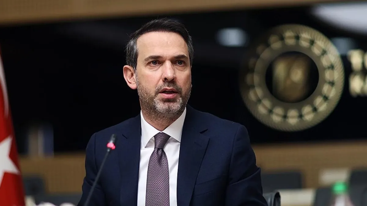 Bakan Bayraktar EBRD Başkanı Renaud-Basso ile görüştü