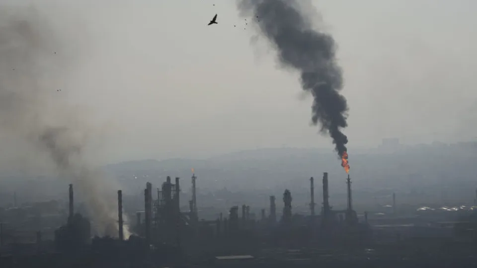 İran'dan İsrail'e rafineri misillemesi