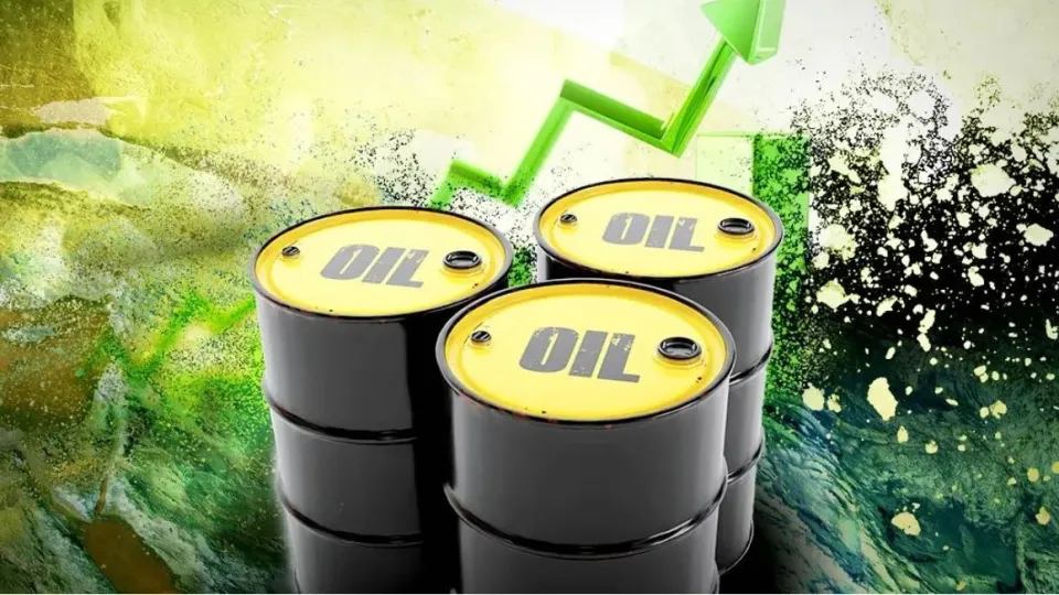 Türkiye stratejik petrol stoklarını piyasaya sürüyor haber görseli