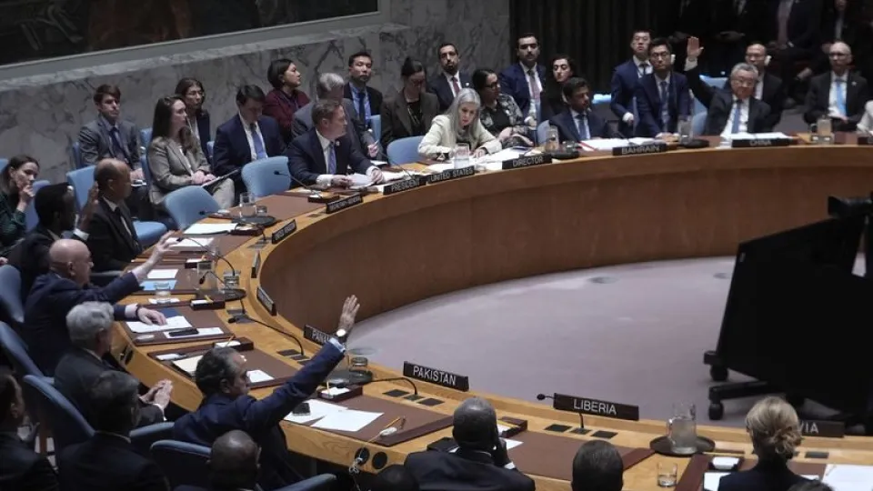 BMGK'da İran gerilimi: ABD, Rusya ve Çin karşı karşıya haber görseli