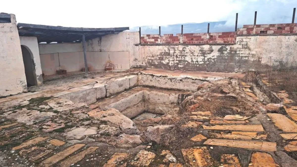 Roma’dan kalan şifa hamamı yok oluyor: Tarihi yapı kaderine terk edildi