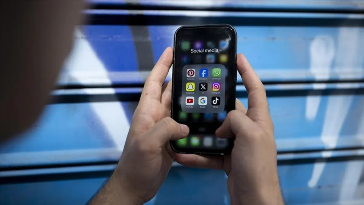 Fransa'da "sosyal medyaya 15 yaş sınırı" tasarısı kabul edildi