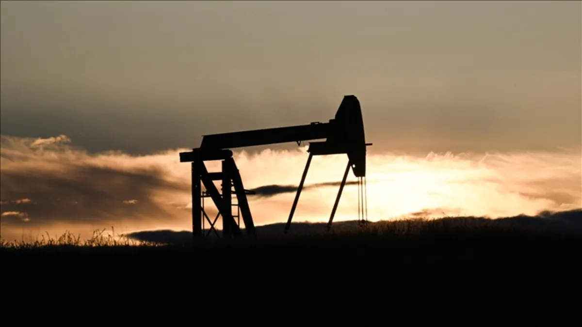 ABD petrol fiyatı tahminini yukarı yönlü revize etti