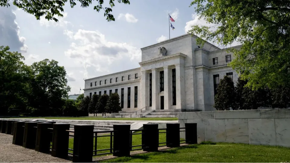 Fed tutanakları: İran savaşı ekonomide çift yönlü risk yaratıyor haber görseli