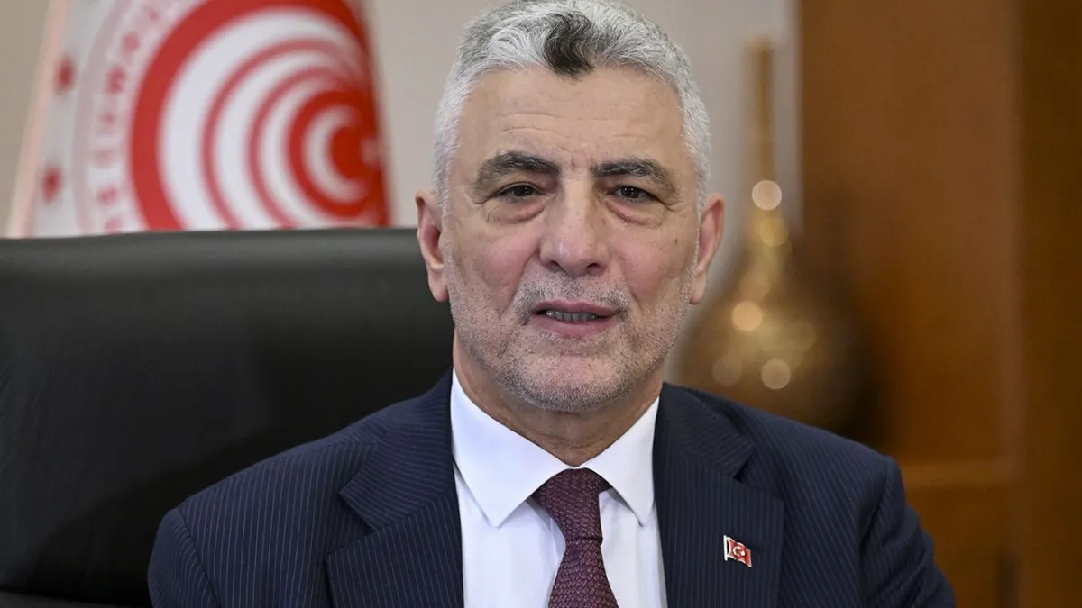 Bakan Bolat: Suudi Arabistan ile transit vize sorunu çözüldü, Türk tır şoförlerine Körfez yolu açıldı haber görseli