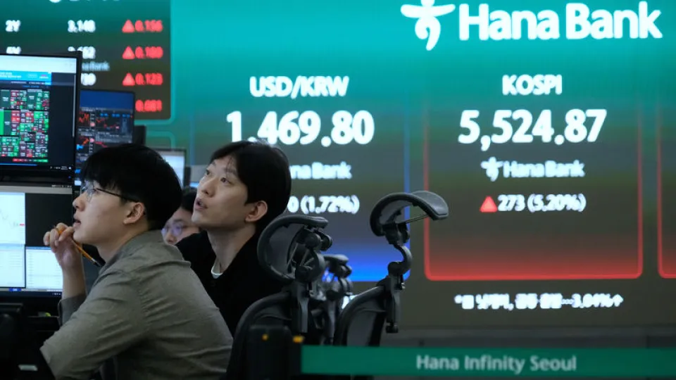 Gerilimin düşmesiyle yatırımcılar Asya'ya dönmeye başladı haber görseli