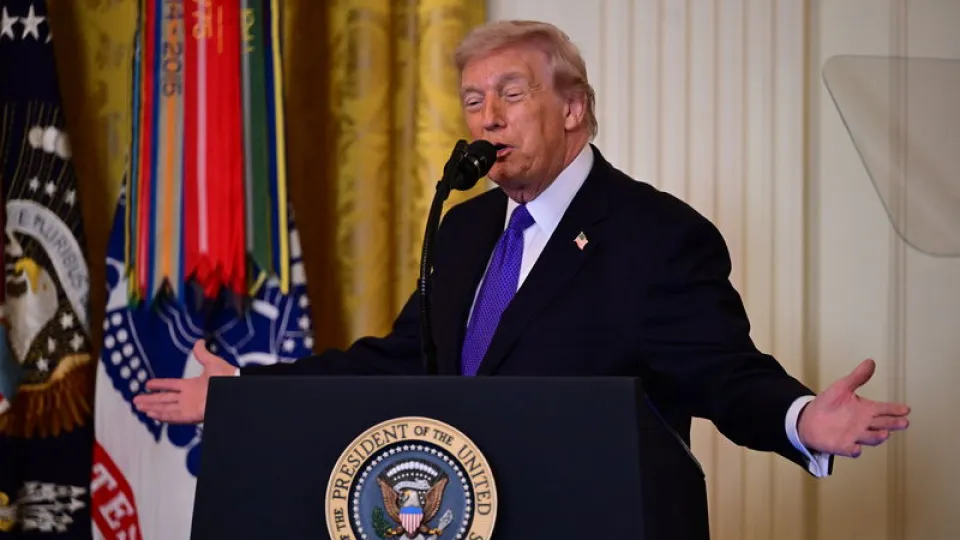 Trump: En büyük petrol tankerleri ABD'ye doğru yola çıktı haber görseli