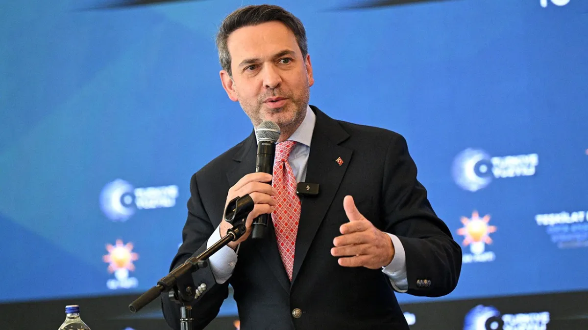 Bakan Bayraktar enerji stratejisini açıkladı: Dünyanın en büyük 4. derin deniz filosuna sahibiz haber görseli