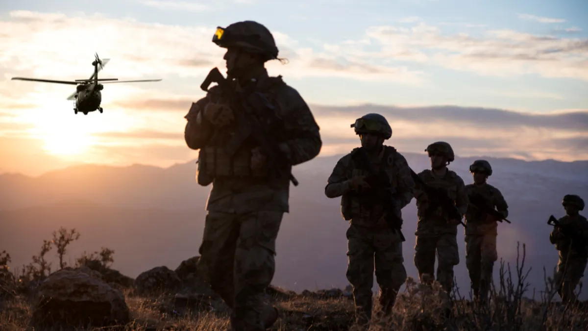 ABD basınından iddia: Ortadoğu'ya 2 bine yakın yeni asker gönderme planı haber görseli