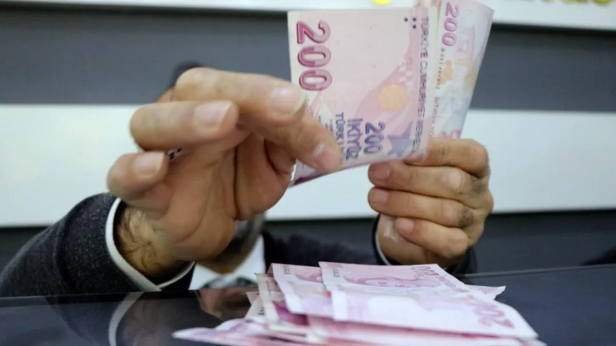 Öğretmen maaşlarından 52 milyon liralık vurgun haber görseli