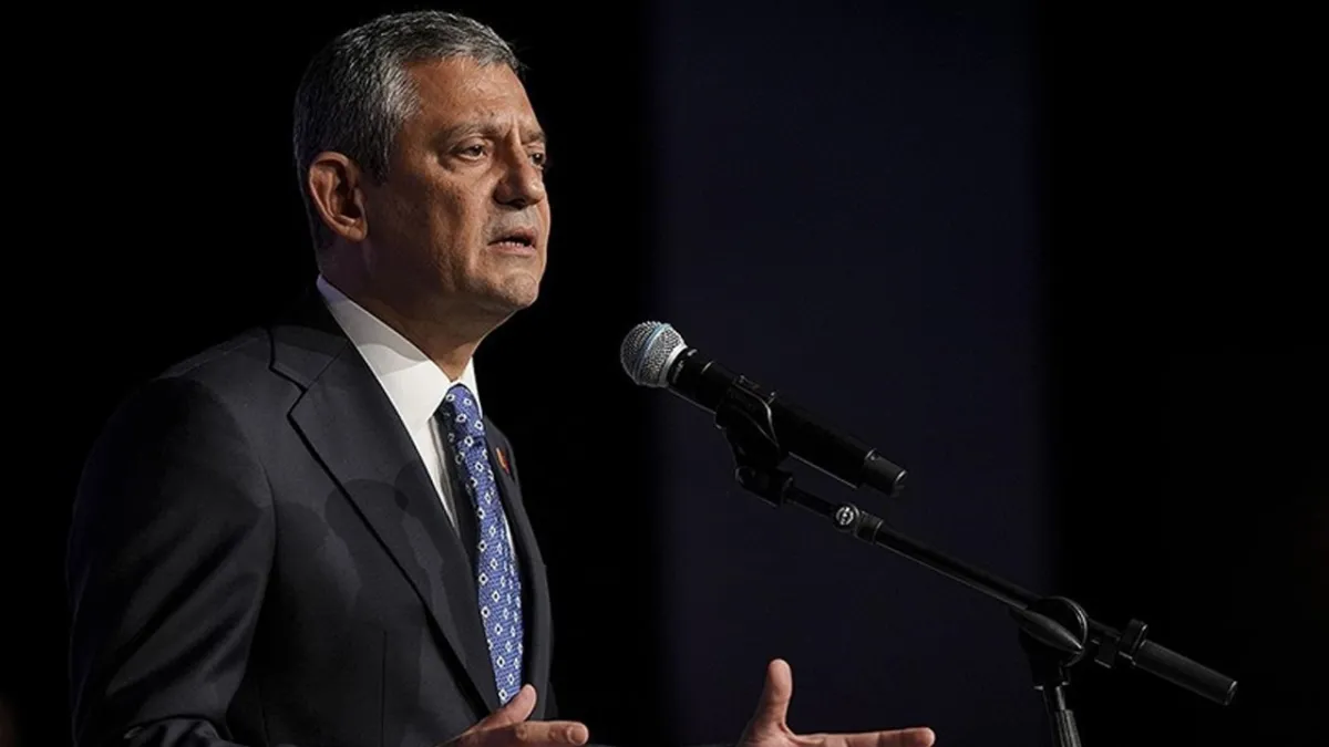 Özgür Özel’den Peter Magyar’a tebrik: Demokrasi kazandı, otoriterlik kaybetti haber görseli