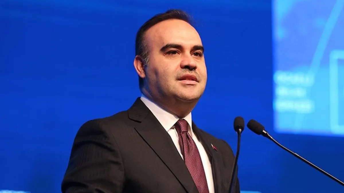 Bakan Kacır: Ucuz işgücü yerine, tasarım marka gücüyle rekabet etmeliyiz haber görseli