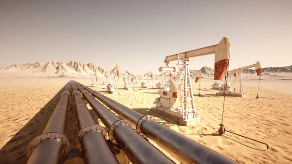 Suudi Arabistan'da petrol hattı yeniden tam kapasitede haber görseli