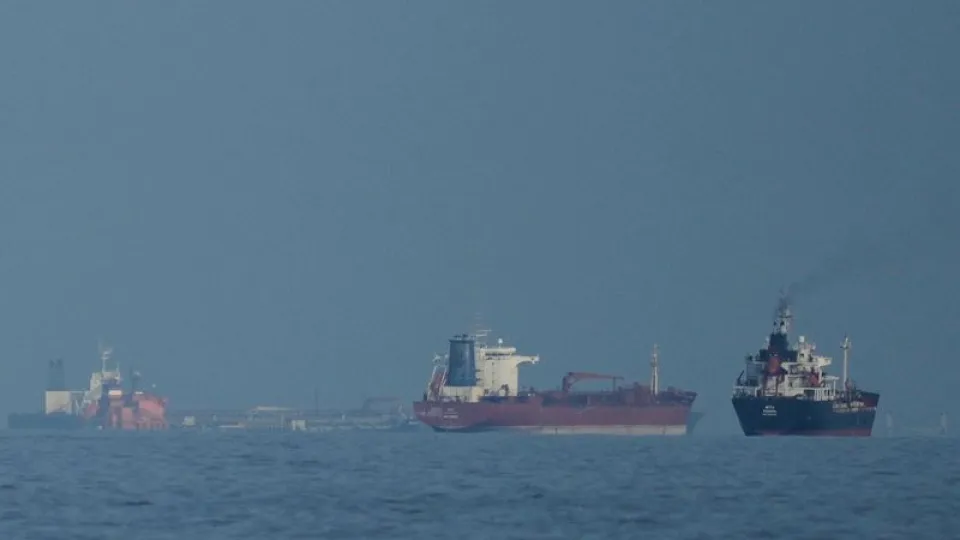 İran, Hürmüz'deki sevkiyatları askıya almayı değerlendiriyor haber görseli