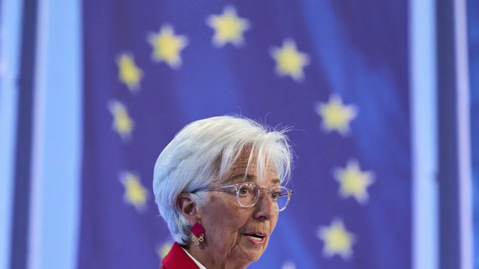 Lagarde: Ekonomi, AMB'nin baz senaryosu ile olumsuz senaryosu arasında  haber görseli