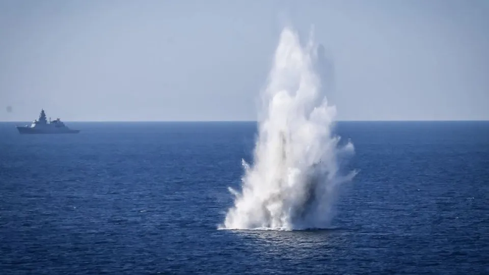 Trump'tan Hürmüz'de gerilimi artıracak yeni talimat