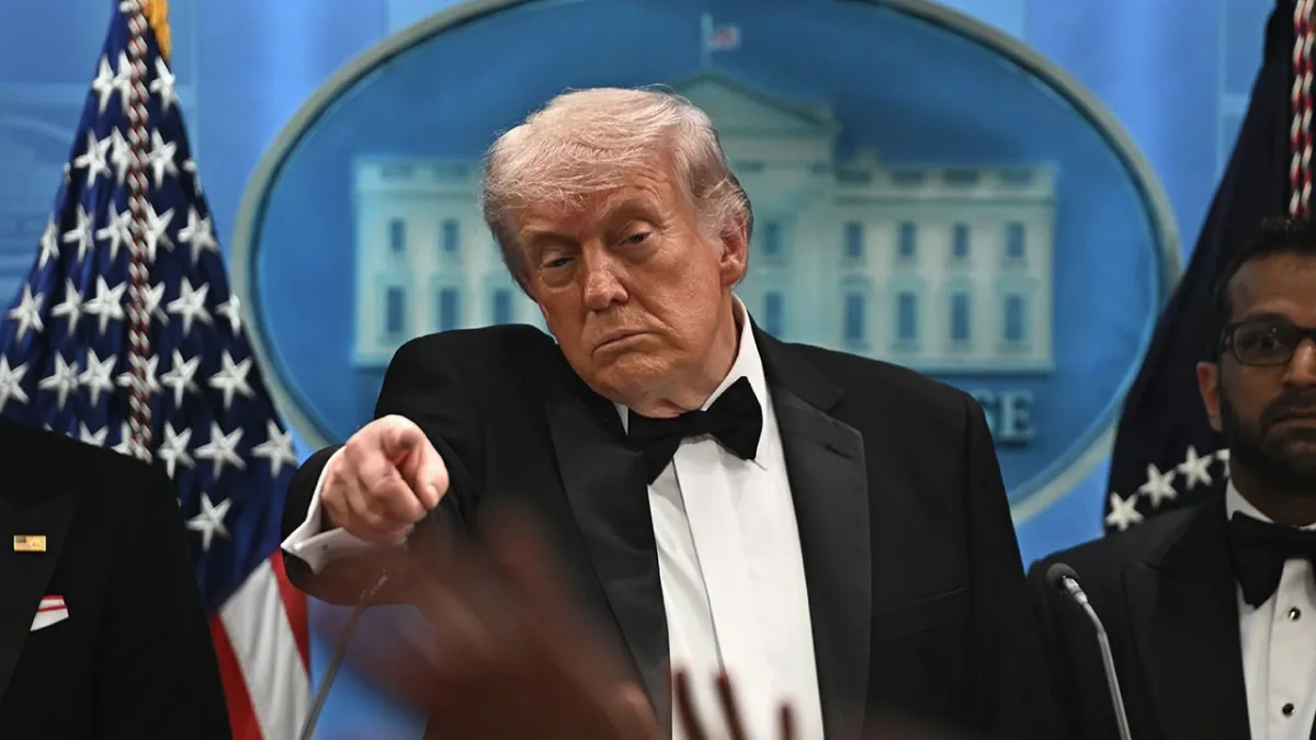 Trump, Beyaz Saray Muhabirleri Derneği yemeğinde silah sesleri sonrası tahliye edildi