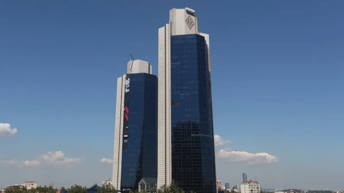 Akbank'tan yılın ilk çeyreğinde 19 milyar 143 milyon lira konsolide net kar