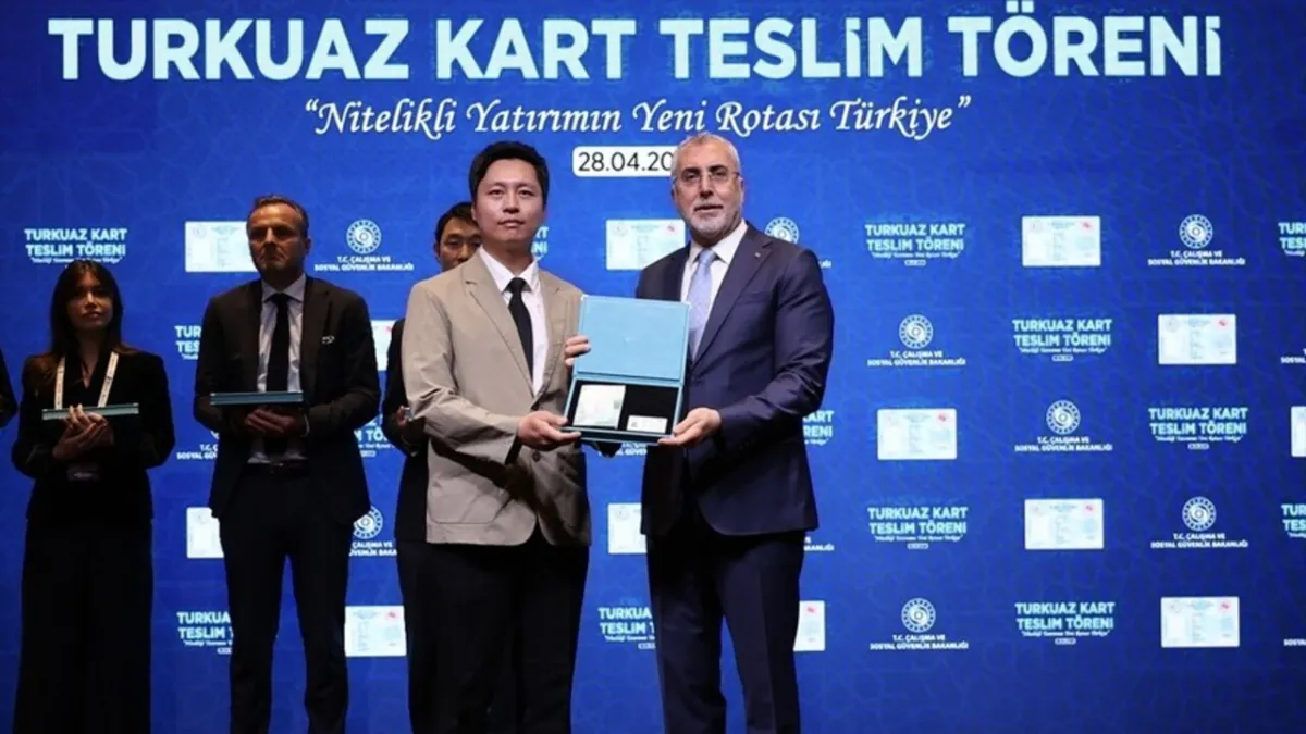 Türkiye'ye yatırım yapan 22 firmanın temsilcisine 'Turkuaz Kart' verildi: Turkuaz Kart nedir?