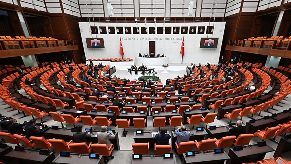 Fahiş site aidatlarına sınırlama getiren kanun teklifi yasalaştı