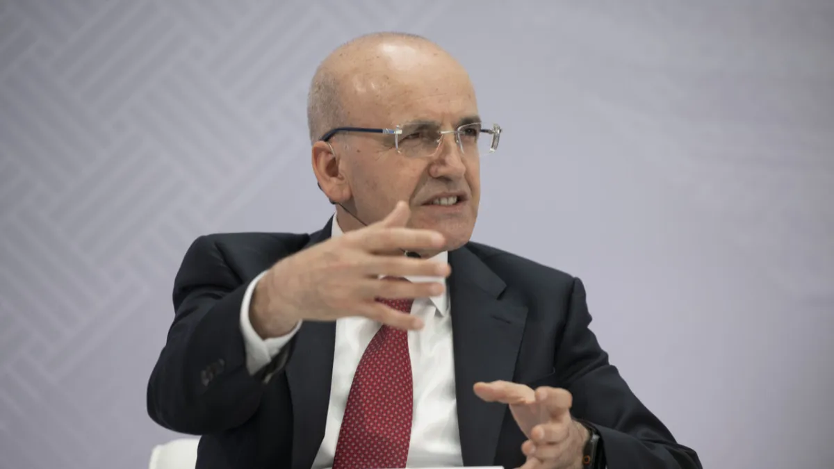 Bakan Şimşek'ten Mart ayı sanayi verisine ilişkin "kapsamlı tedbirler" vurgusu haber görseli