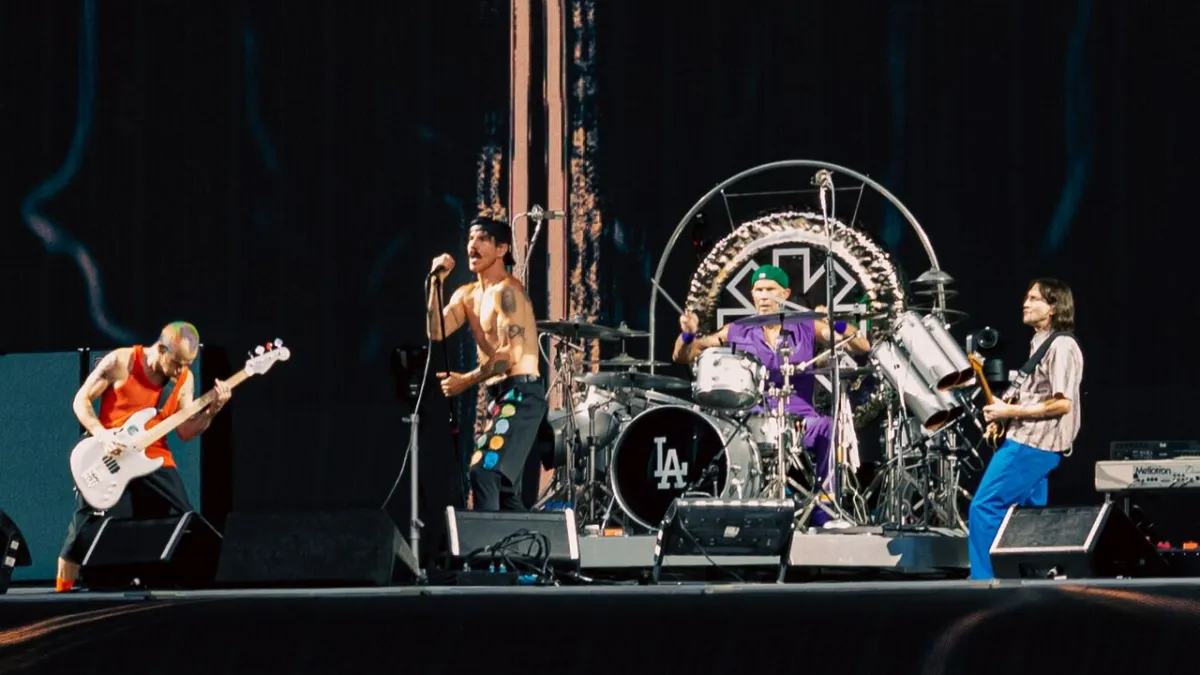 Red Hot Chili Peppers, müzik kataloğunu 300 milyon dolara sattı
