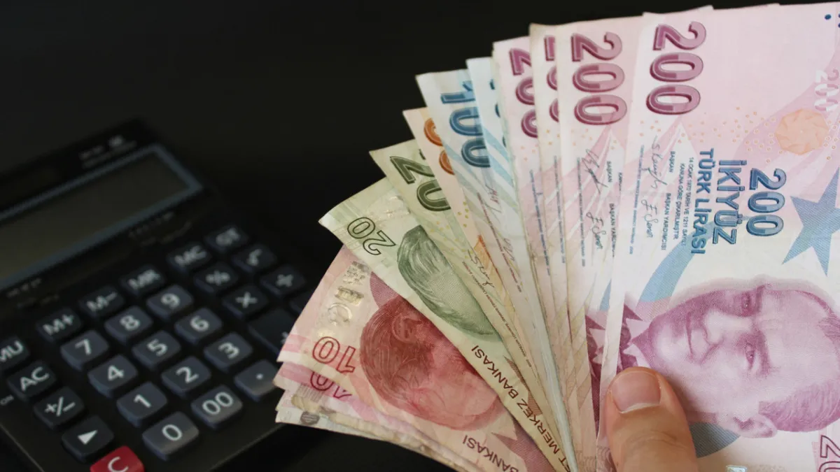 Bankacılık sektörünün mevduatı azaldı, kredi hacmi arttı