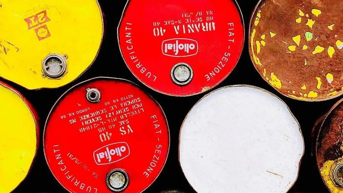 ABD'nin ticari ham petrol stokları 7,9 milyon varil azaldı haber görseli